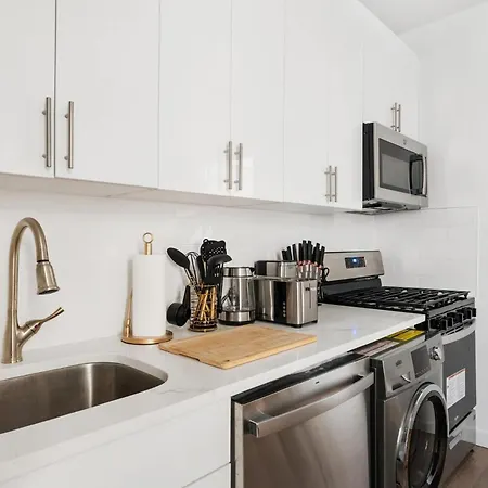 1290-10 New Renovated 2 Bedrooms In Ues
